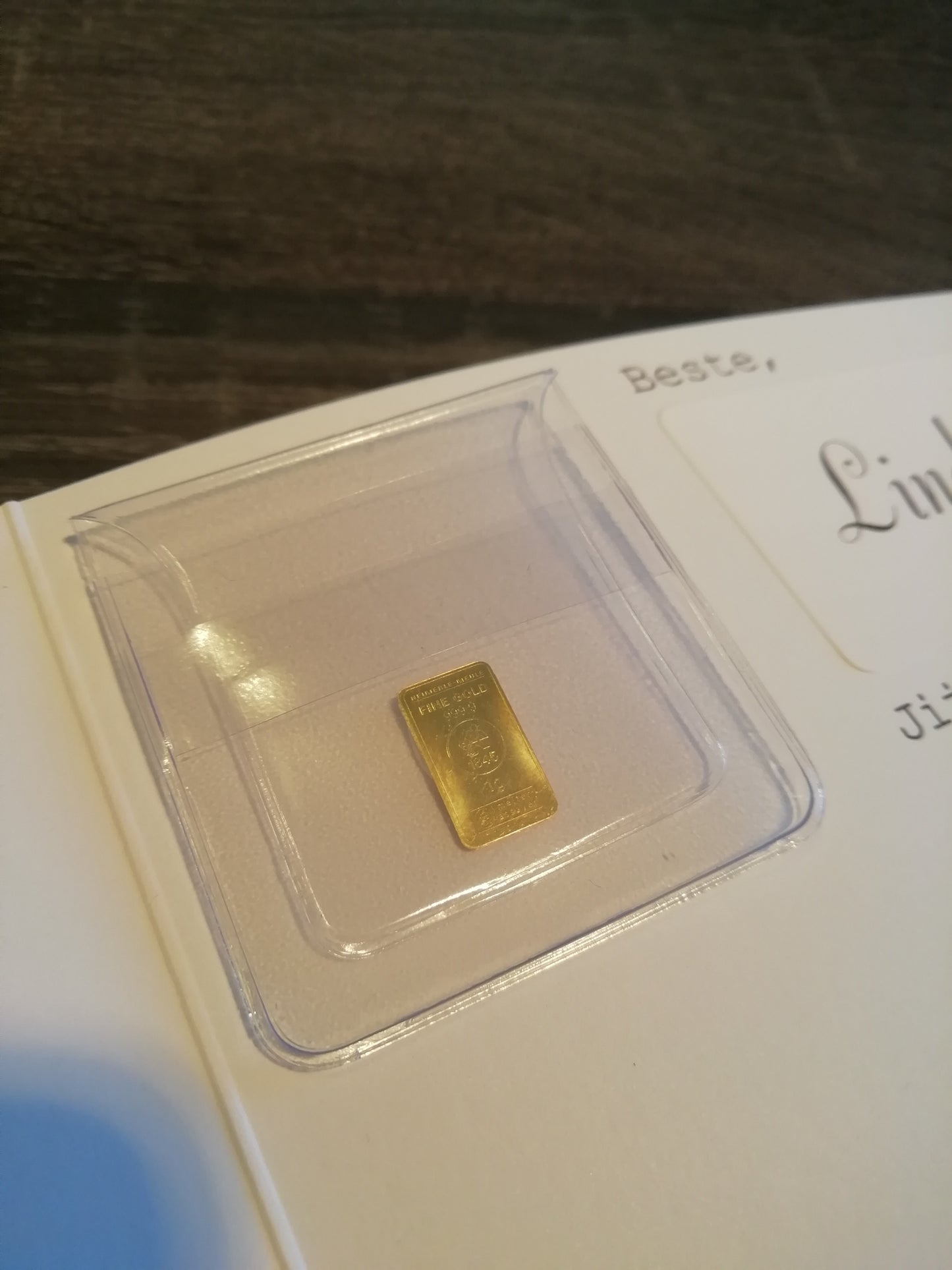 Persoonlijke wenskaart met 1 gram baar van puur goud!